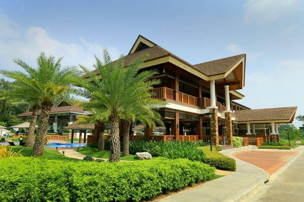 Dreamy 2Br Condo, With A Golf Course View Cebu Exterior photo