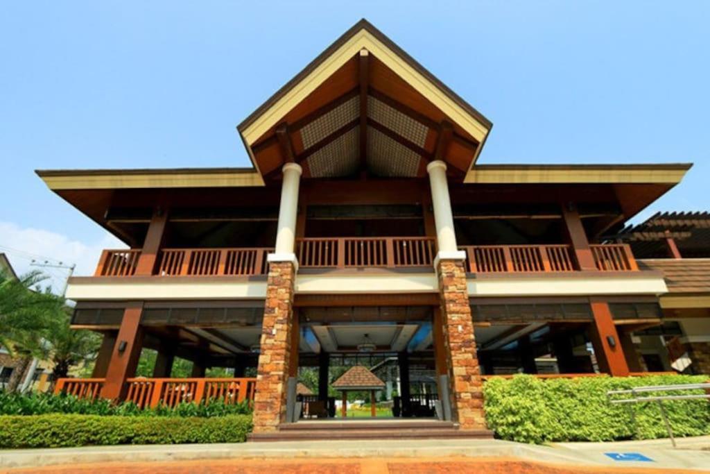 Dreamy 2Br Condo, With A Golf Course View Cebu Exterior photo